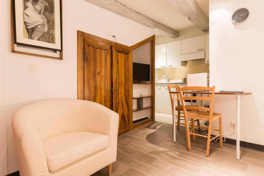 Historic City Center - Petite Venise Suites كولمار المظهر الخارجي الصورة